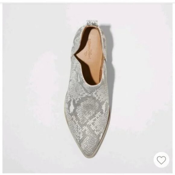 NEW Universal Thread White Women's Cari Snake Print Cut Out Ankle Bootie 9.5 - Picture 3 of 8